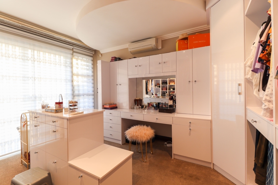 4 Bedroom Property for Sale in Heuwelsig Free State